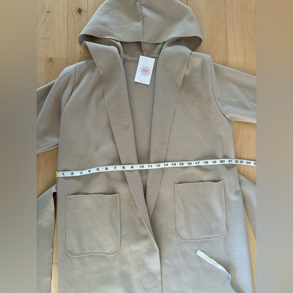 Felt long trench coat in beige perfect and on trend  for fall - Picture 6 of 11